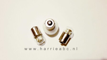 BA15S 6 volt gelijkstroom (DC) massa negatief 10 watt 12 leds in wit, warm wit, amber en rood. (BA15S.12.10.OO.41)
