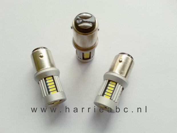 BAY15D 30 SMD leds 6 volt gelijkstroom massa  pos. (21/5 watt) in rood. (BAY15D.21/5.30.OR.03.POS)