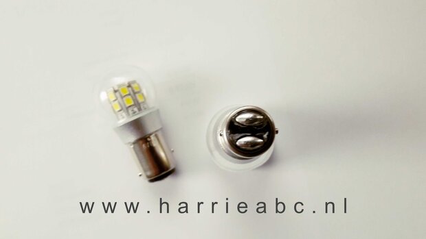 BAY15D led 21/5 watt gelijkstroom (DC) massa negatief opgebouwd met 18  ledjes diverse kleuren. (BAY15D.18.21/5.OO.41)