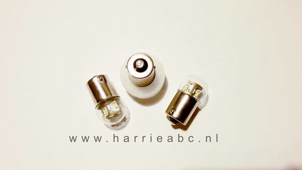 BA15S 6 volt gelijkstroom (DC) massa negatief 10 watt 12 leds in wit, warm wit, amber en rood. (BA15S.12.10.OO.41)
